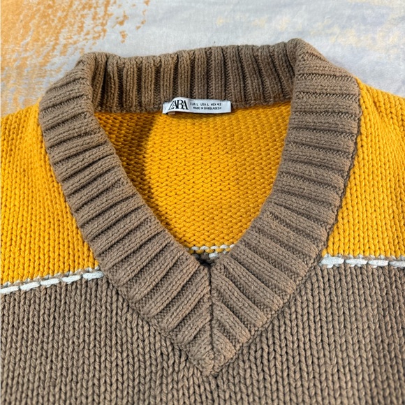 Zara Men’s V-neck color block sweater - Picture 2 of 11